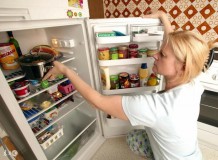 冰箱冷藏的食物有毒吗（冰箱冷藏食品对人的危害）