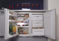 冰箱的排水孔堵了怎么处理（冰箱排水孔堵了怎么处理）