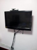 电视机挂墙上最好高度是多少厘米（电视屏挂墙上的最佳高度如何确定）