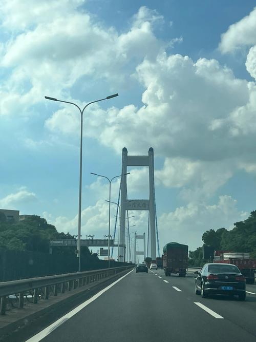 今天从张家港去泰州 要经过江阴长江大桥 不知道通不通行 有没有受台风影响（台风最新消息江苏泰州）