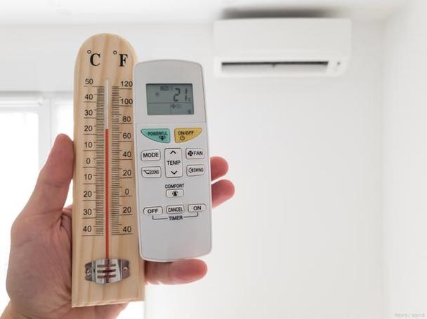 空调温度越低越费电吗（1.5匹空调26度一晚多少电）