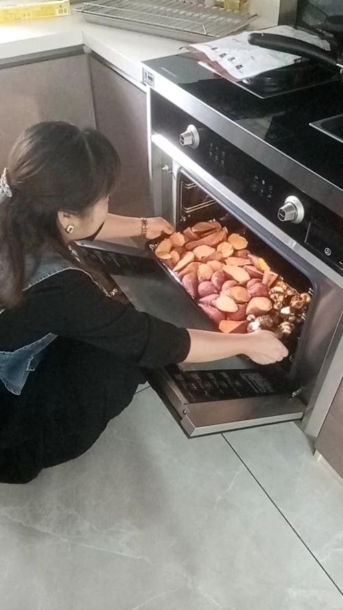 集成灶烤箱怎么烤红薯，集成灶烤红薯温度和时间做法