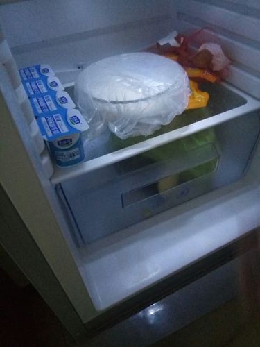 酸奶可长期放冰箱吗（酸奶可以不放在冰箱里面保存吗）