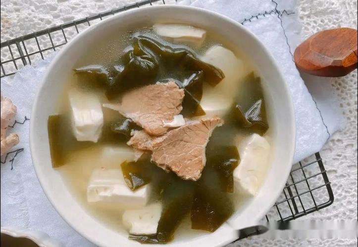 海带牛肉豆腐汤的做法（海带豆腐牛肉汤的正确做法）