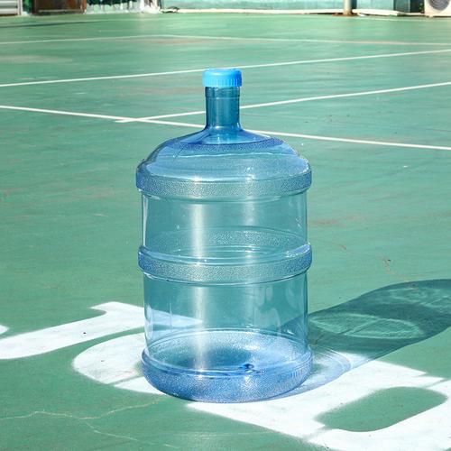 饮水机的塑料桶重复用 用久了有害吗（饮水机桶好几年没用了还能用吗）