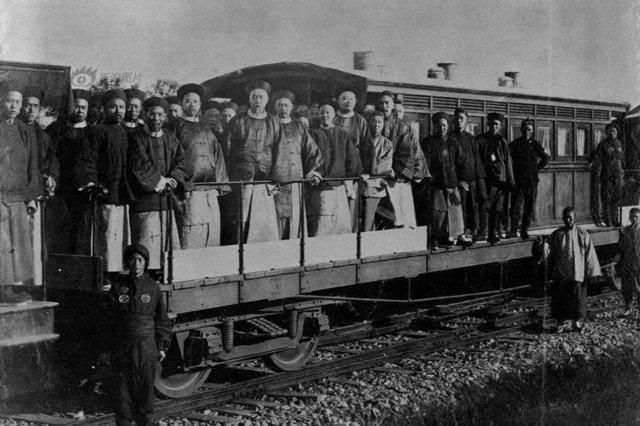 世界第一条铁路及火车出现站