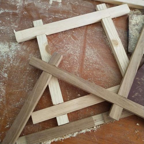 用废木条自制木画框的方法