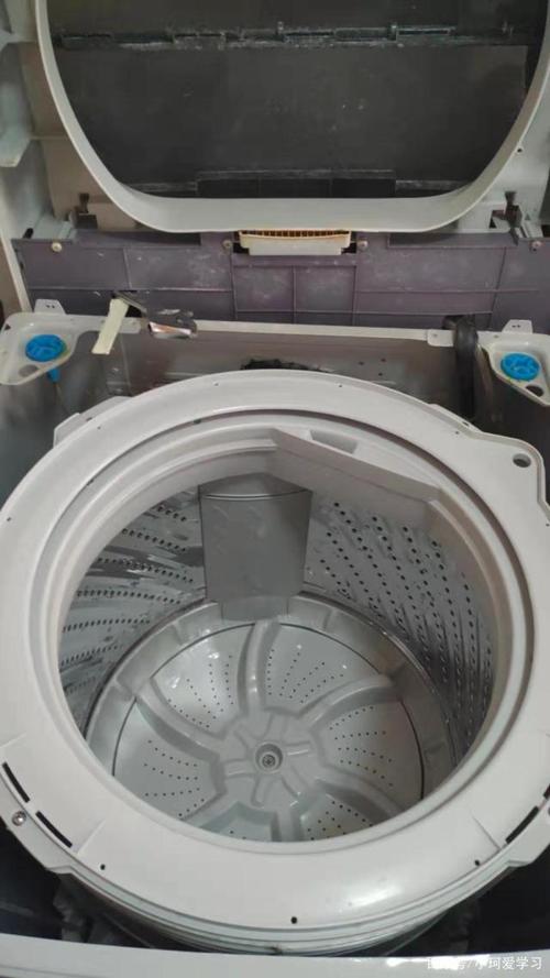 美的mB80ecl洗衣机上盖怎么拆（美的mb80v33b洗衣机如何拆卸图解）