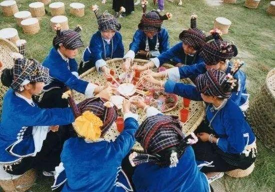 请问 花山节 盘王节 都是哪个民族的习俗