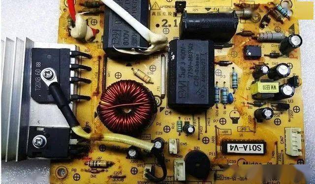 电磁炉烧坏保险丝 插座是什么原因