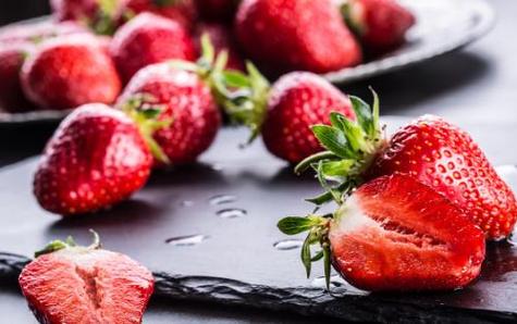 糖尿病人能吃草莓吗（糖尿病一天吃几个草莓）