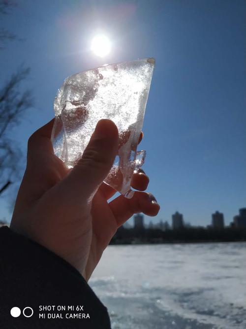 冰块在太阳下怎么保存