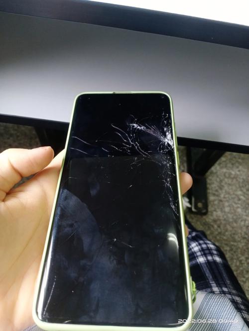 手机屏幕碎了如何自己修复（手机屏幕碎了怎么自己修复教程）