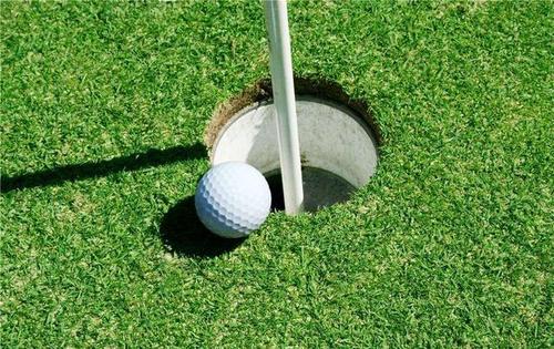 高尔夫球比赛中 标准杆5杆的球道 只用2杆就进洞 我们把这种情况叫什么