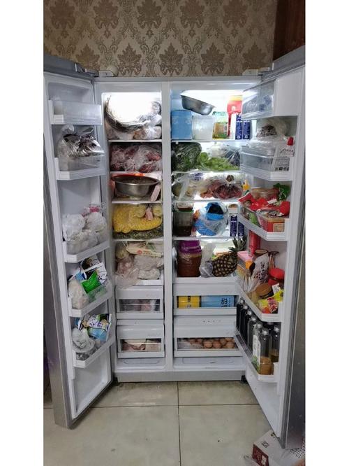 旧冰箱不用的情况下能不能放衣服（旧冰箱不用了怎么放置）