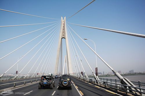 二七长江大桥下游桥的名称