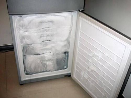 冷柜一边有箱一边没霜怎么回事（冷柜不结冰的原因和解决方法）