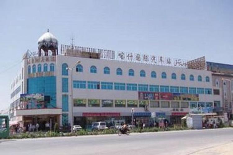 喀什新远方国际物流港到喀什开元市场坐几路车