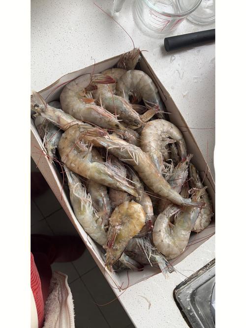 单位发的冻虾虾头和虾尾变黑了 能吃吗