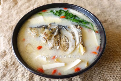 清炖鱼头豆腐汤的做法和步骤