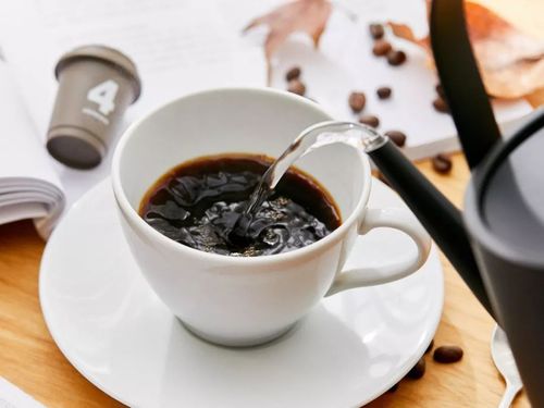 冲黑咖啡能少放水吗