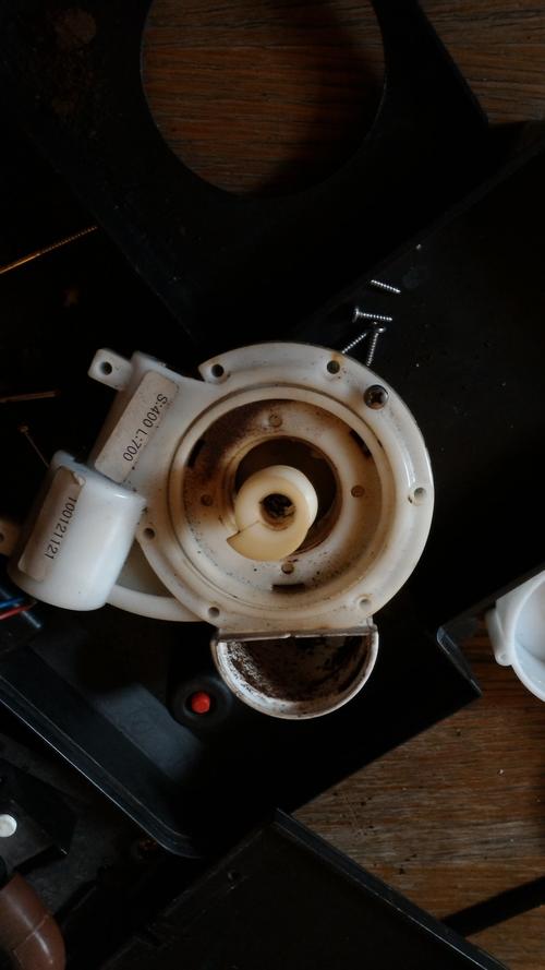 咖啡机坏了怎么修（咖啡机维修故障大全）