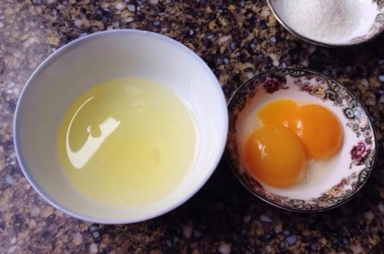 为什么鸡蛋做面膜只能取蛋黄不能取蛋清（蛋黄跟蛋清做面膜哪个效果更好）