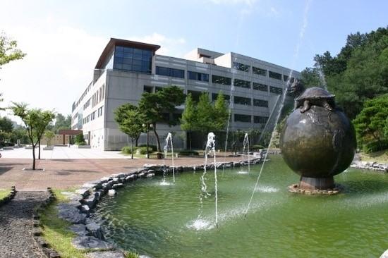 京畿道大学是公立的吗